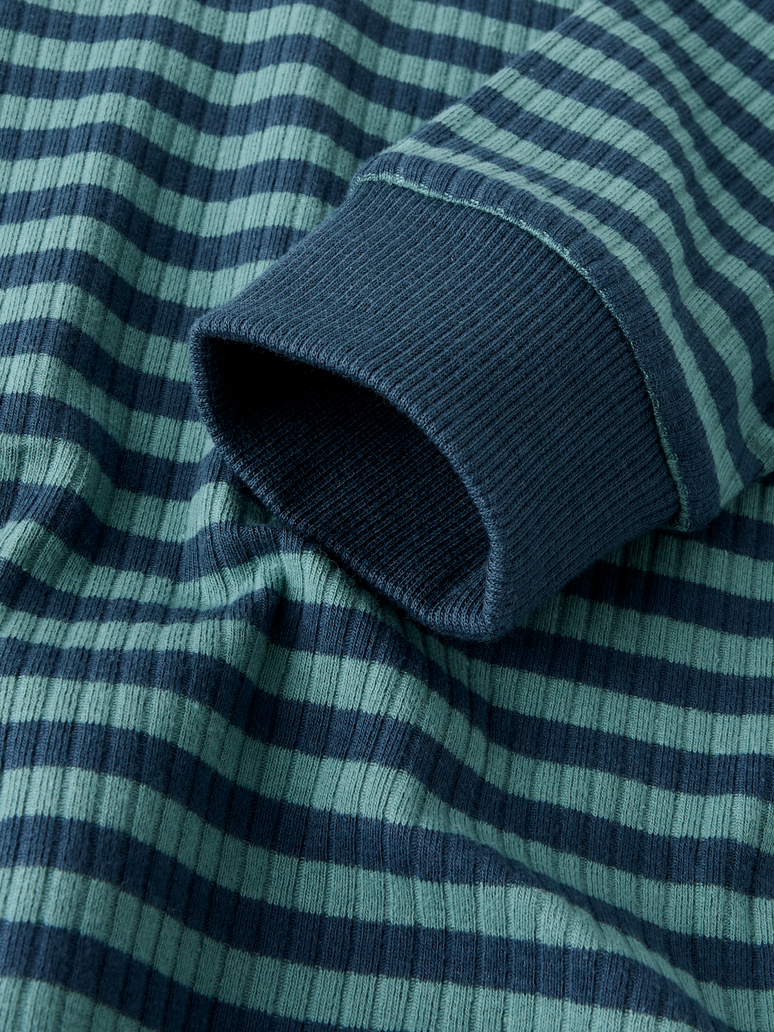 model_shot-front_full